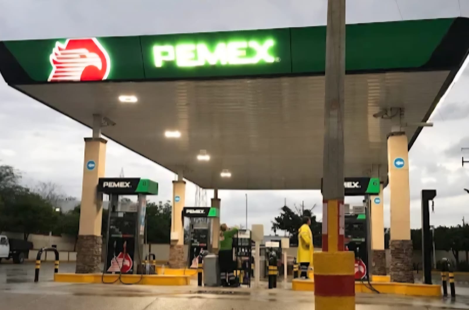 Gasolinera PEMEX 18 de Marzo — Estación de servicio con Gasolina Magna, Premium y Diésel en Hermosillo, Sonora sobre Carretera MEX 14, San Pedro el Saucito